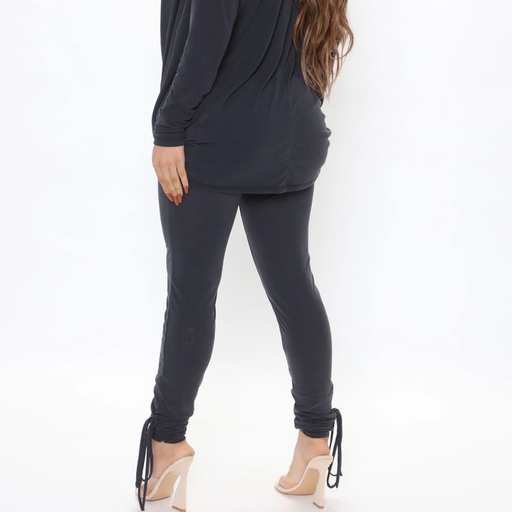 Matching legging set - Picture 2 of 4